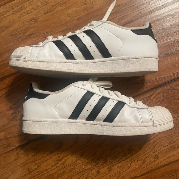 Adidas Shell Toe tennis - Picture 2 of 6